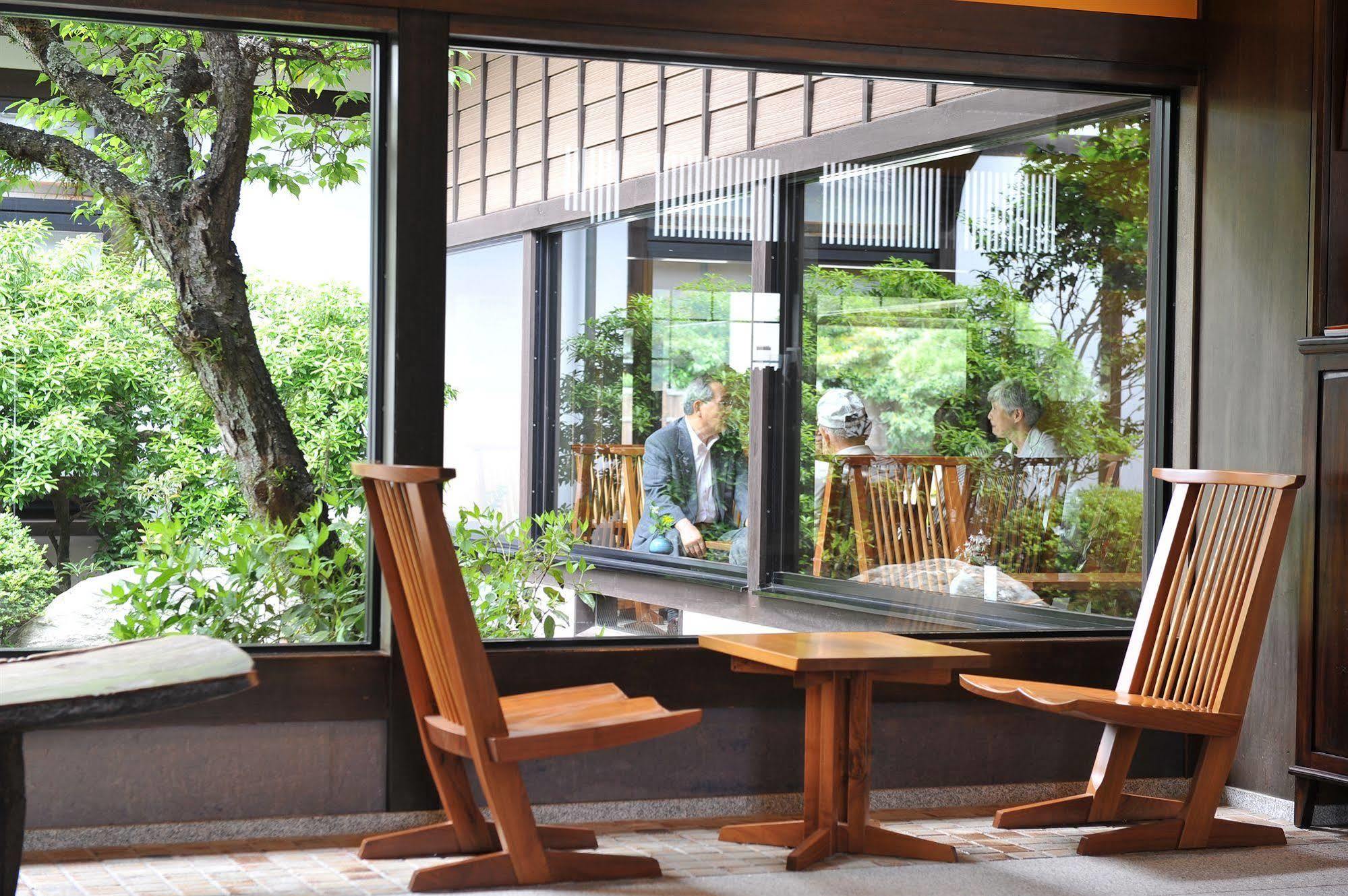 ฮากิโนะยาโดะ โทโมเอะ 4*